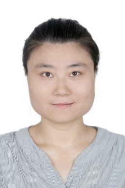 小孩在微笑描述已自動生成